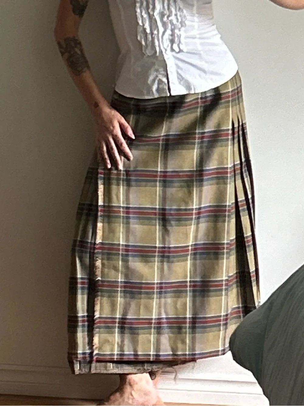 VINTAGE plaid wool skirt - Picture 3 of 6